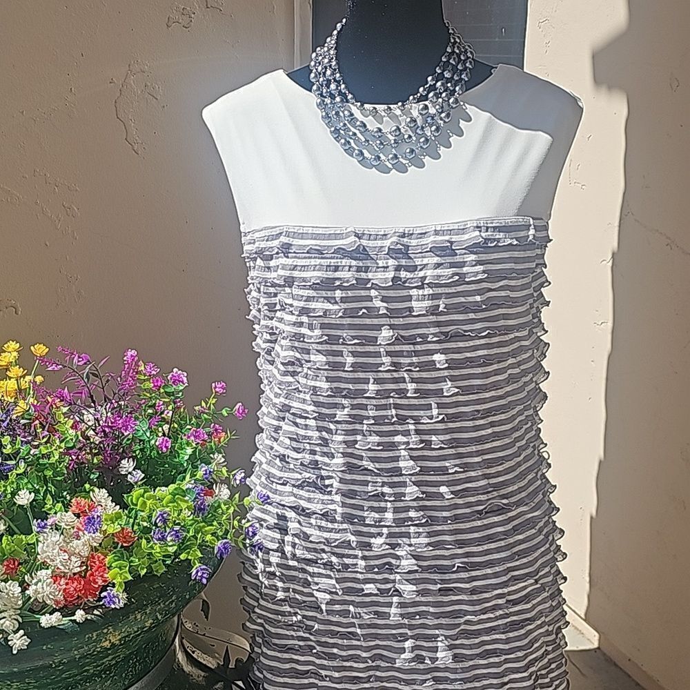 Roz & Ali ruffled lightweight pullover dress size 12
